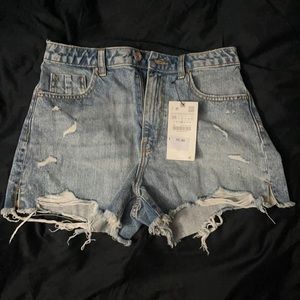 ZARA HIGH RISE SHORT